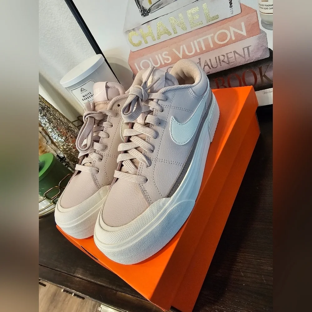 Nike Court Legacy Women Sneakers 8.5